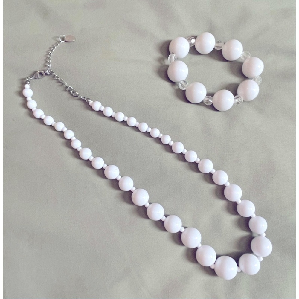Bead necklace and bracelet